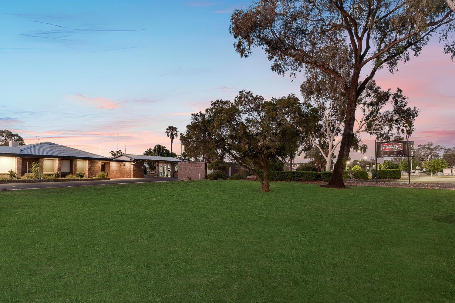 Parkview Motor Inn Parkes Exterior photo